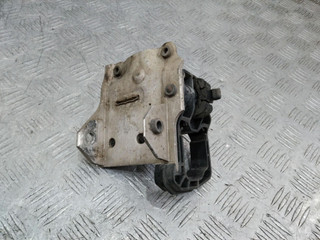 кронштейн радиатора BMW 5 серия F07/F10/F11 2010, 7186514