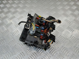 блок предохранителей Citroen C2 1 поколение 2007, 9664055480, L03