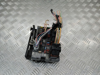 блок предохранителей Peugeot 308 T7 2009, 9664706280, R05