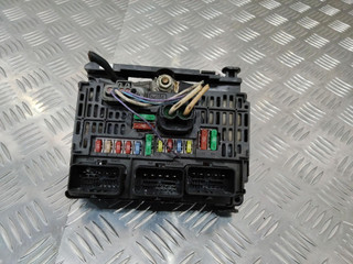 блок предохранителей Peugeot 407 1 поколение 2007, L04