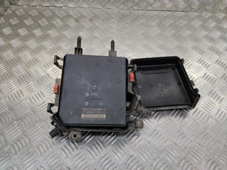 блок предохранителей Renault Megane 3 поколение 2008, 284B0009R