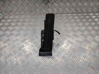 педаль Mercedes-Benz E-Класс W212/S212/C207/A207 2011, A2043000004