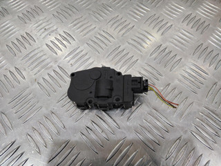 моторчик заслонки печки BMW X1 F48 2016, 412650750