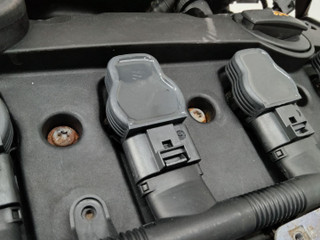 катушка зажигания Volkswagen Golf 5 поколение 2005, 2.0 л., BLR, бензин