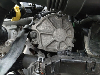 насос вакуумный Peugeot 3008 1 поколение 2013, 1.6 л., дизель, 9804021880