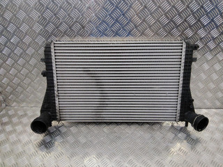 интеркулер Volkswagen Tiguan 1 поколение 2008, 3C0145805R