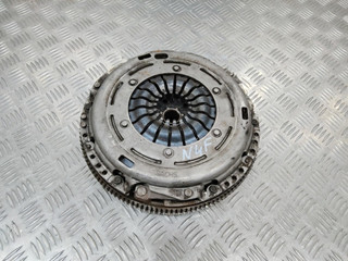 комплект сцепления Volkswagen Golf 7 поколение 2013, 2.0 л., бензин, 06K141025A