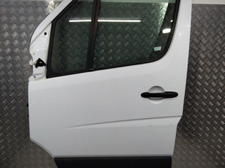 дверь передняя левая Mercedes-Benz Sprinter 2 поколение [рестайлинг] (W906) 2016