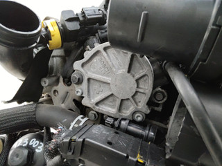 насос вакуумный Peugeot 3008 1 поколение [рестайлинг] 2013, 1.6 л., дизель, 9804021880