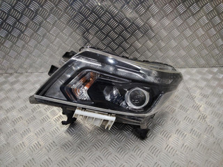 фара левая Nissan Navara D23 2020