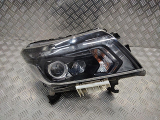фара правая Nissan Navara D23 2020
