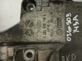 кронштейн генератора Volkswagen Passat B6 2008, 2.0 л., дизель, седан, 03G903143A