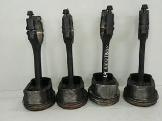 поршень Volkswagen Golf 4 поколение 1999, 1.4 л., бензин, хетчбэк 5 дв., 032F