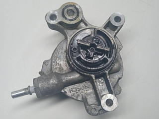 насос вакуумный Peugeot 407 1 поколение (2004 - 2010), 2.0 л., дизель
