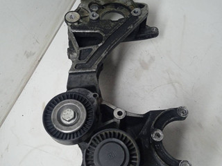 кронштейн генератора Audi A4 B8/8K [рестайлинг] 2011, 2.0 л., дизель, 03L903143H