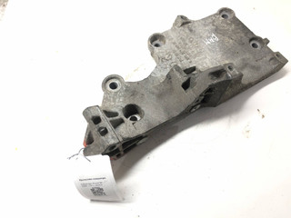 кронштейн генератора Volkswagen Passat B6 2009, 1.9 л., дизель, седан, 038903143AF