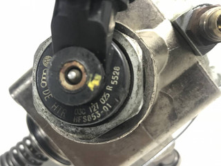 ТНВД Volkswagen Golf 5 поколение 2006, 1.6 л., бензин, 03C127025R