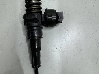 форсунка Volkswagen Transporter T5 2007, 1.9 л., дизель, 038130073AG, 0414720215