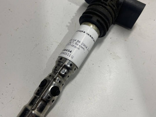 катушка зажигания Audi A4 B6 2004, 2.0 л., бензин, АКПП, седан, 06B905115J