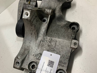 кронштейн генератора Volkswagen Passat B6 2009, 1.9 л., дизель, седан, 038903143AF