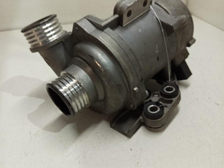 помпа BMW 5 серия F07/F10/F11 2012, 3.0 л., бензин, 7583836, 11517583836