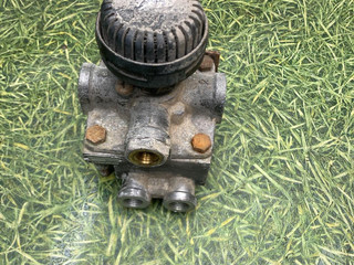 Клапан ускорительный Volkswagen L80 1995, 9730112040