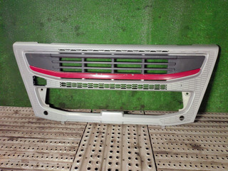 решетка радиатора Volvo FM 3 поколение 2013, 10.8 л., D11C410, дизель, АКПП, 84086799, 82404944
