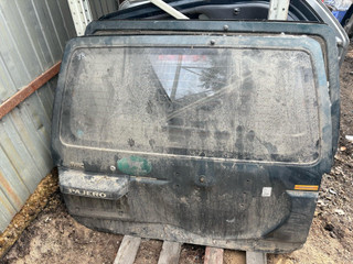 крышка багажника (дверь 3-5) Mitsubishi Pajero 1 поколение 1991, зелёный, внедорожник 5 дв.