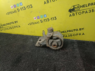 подушка крепления КПП Mazda 626 3 поколение 1990, 2.0 л., i, бензин, МКПП, хетчбэк 5 дв., передний привод