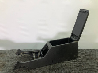 подлокотник Mercedes-Benz C-Класс W202/S202 [рестайлинг] W202 1997, 2.2 л., OM 604.910, дизель, МКПП, темно зеленный металлик, седан, задний привод