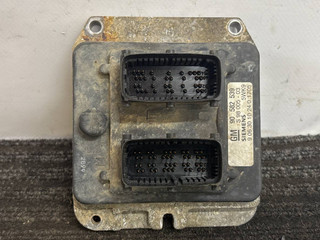 блок управления двигателем Opel Zafira 1 поколение (A) 1999, 1.8 л., бензин, МКПП, серый, передний привод, SIEMENS, 5WK9, 90582539, S98005-03, 90630102401705