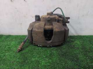 суппорт передний левый Renault Laguna 2 поколение 2001, 1.9 л., дизель, МКПП, чёрный, хетчбэк 5 дв., передний привод