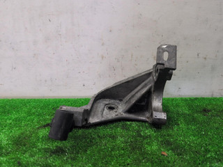 кронштейн ТНВД Renault Laguna 2 поколение 2001, 1.9 л., дизель, МКПП, чёрный, хетчбэк 5 дв., передний привод, 7700115681