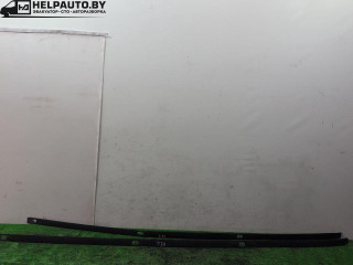 крышка (заглушка) рейлинга Volkswagen Passat B3 1991, 1.9 л., дизель, МКПП, белый, универсал, передний привод