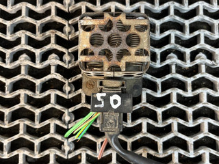 сопротивление печки Mercedes-Benz E-Класс W124 [рестайлинг] W124 1993, 2.5 л., OM 602.911, дизель, МКПП, черный, седан, задний привод