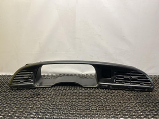 рамка панели приборов Ford Mondeo 2 поколение 1996, 2.0 л., бензин, МКПП, красный, универсал, передний привод, 93BGA04290