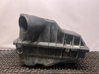 корпус воздушного фильтра Volkswagen Passat B3 1991, 1.9 л., дизель, МКПП, белый, универсал, передний привод, 357129607P