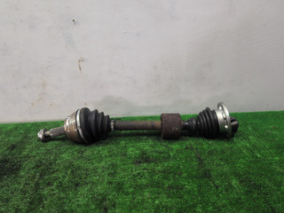 полуось передняя левая (приводной вал, ШРУС) Volkswagen Passat B3 1991, 1.9 л., дизель, МКПП, белый, универсал, передний привод