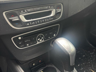 Renault Fluence 1 поколение