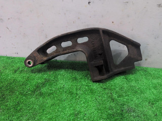 кронштейн двигателя Opel Sintra 1 поколение 1999, 2.2 л., X 22 XE, бензин, МКПП, красный, минивэн, передний привод, 10236347