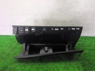 бардачок Renault Fluence 1 поколение 2011, 1.6 л., бензин, АКПП, серебристый, седан, передний привод, 681087915R