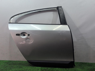 дверь задняя правая Renault Fluence 1 поколение 2011, 1.6 л., бензин, АКПП, серебристый, седан, передний привод