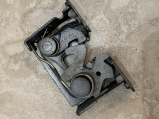 замок капота BMW X5 E70 2008, 4.8 л., N62 B48 B, бензин, АКПП, внедорожник 5 дв., 7178754
