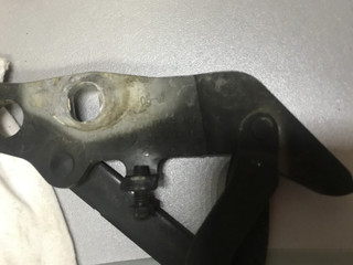 петля капота правая BMW X3 E83 [рестайлинг] 2007, 3.0 л., N52 B30 A, бензин, АКПП, черный, внедорожник 5 дв., 3413448