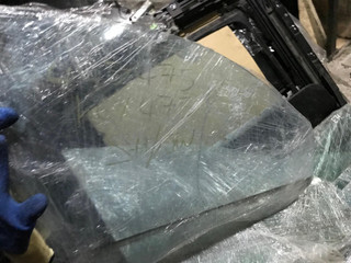стекло двери передней правой Mercedes-Benz E-Класс W211/S211 2004, 3.2 л., OM 648.961, дизель, АКПП, универсал