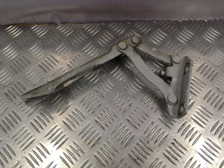 петля капота левая BMW 5 серия E60/E61 2005, 3.0 л., M57 D30 (306D4), дизель, АКПП, универсал, 7008727
