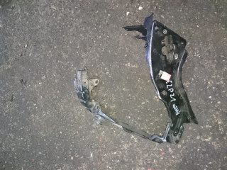очко фары левой Mercedes-Benz E-Класс W211/S211 2005, 2.1 л., OM 646.961, дизель, АКПП, седан, A2116200316, A2116200718