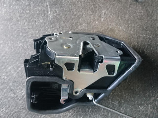 замок двери задней левой BMW X3 F25 2013, 2.0 л., N47 D20 C, дизель, АКПП, черный, внедорожник 5 дв., 7318417
