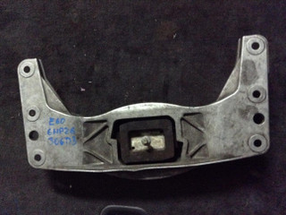 кронштейн КПП BMW 5 серия E60/E61 2004, 3.0 л., M57 D30 (306D2), дизель, АКПП, седан, 6761106