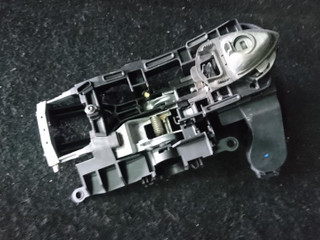 скелет ручки двери передней левой BMW 7 серия F01/F02 2010, 4.4 л., N63 B44 A, бензин, АКПП, седан, 51217227503